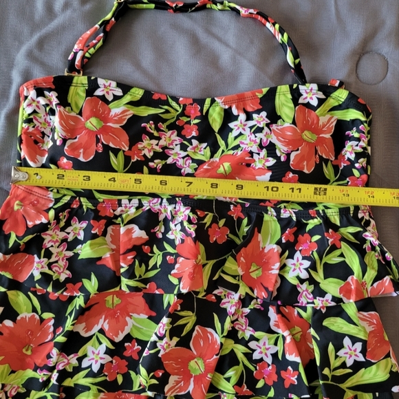 Island Escape Tankini Top - Sz 10, GUC - Picture 9 of 9